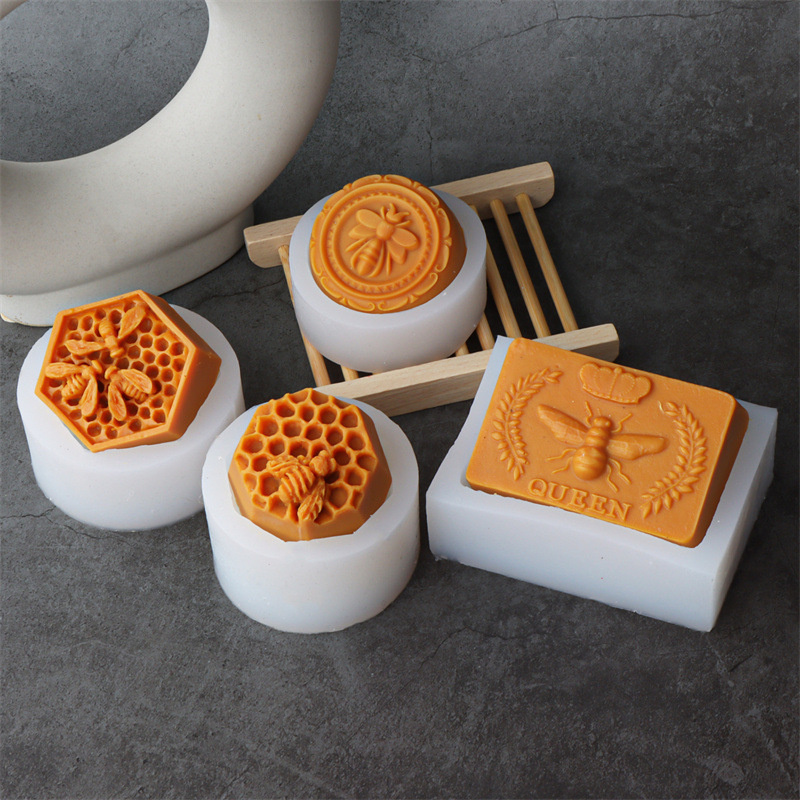 3D Flying Bee Honeycomb Candle - đánh giá và giá Soap Making Accessories